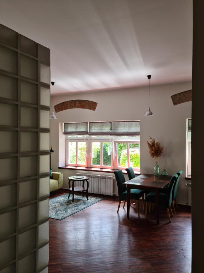 Apartament W Starej Szkole Apartment Srebrna Góra Екстериор снимка