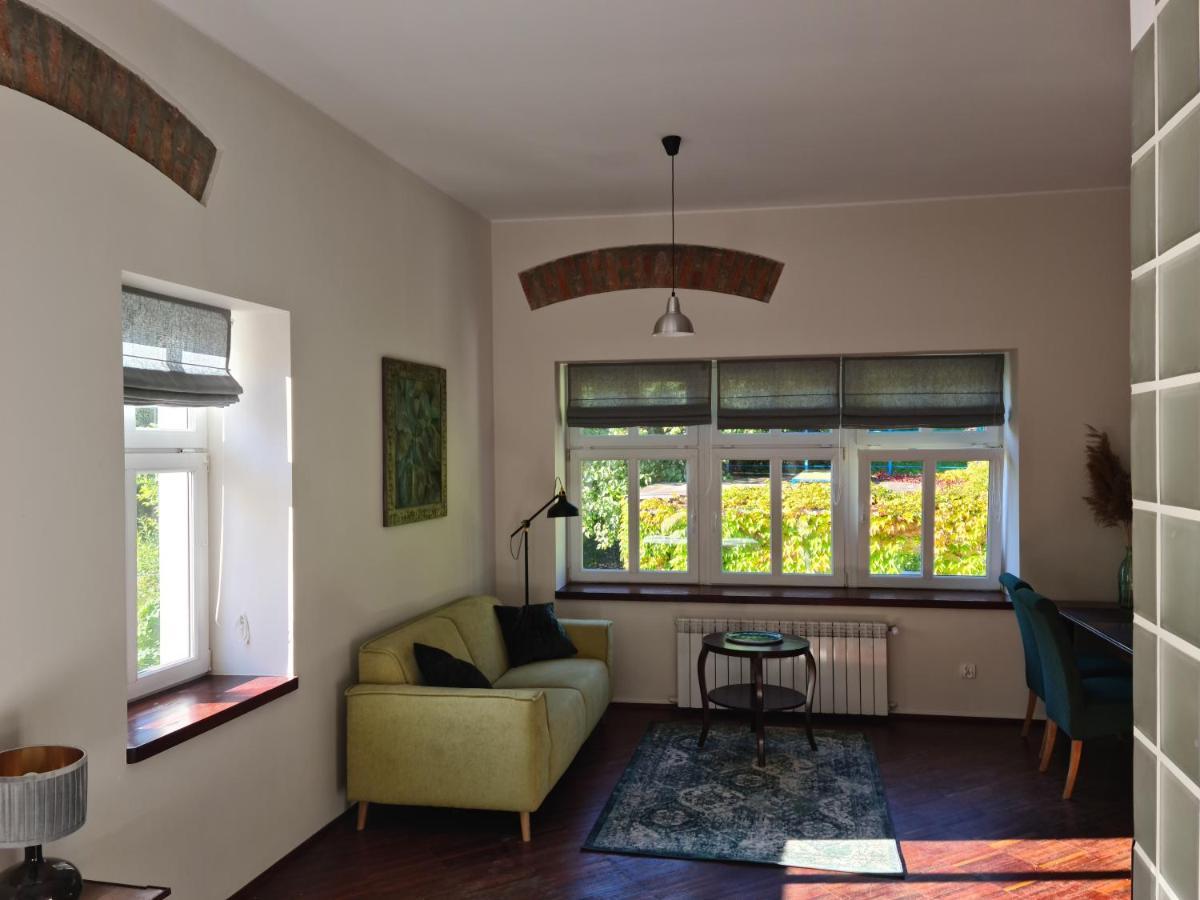 Apartament W Starej Szkole Apartment Srebrna Góra Екстериор снимка