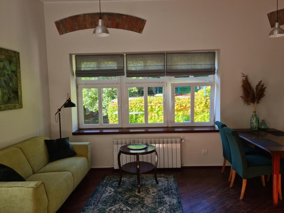 Apartament W Starej Szkole Apartment Srebrna Góra Екстериор снимка