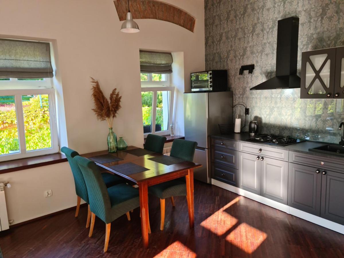 Apartament W Starej Szkole Apartment Srebrna Góra Екстериор снимка